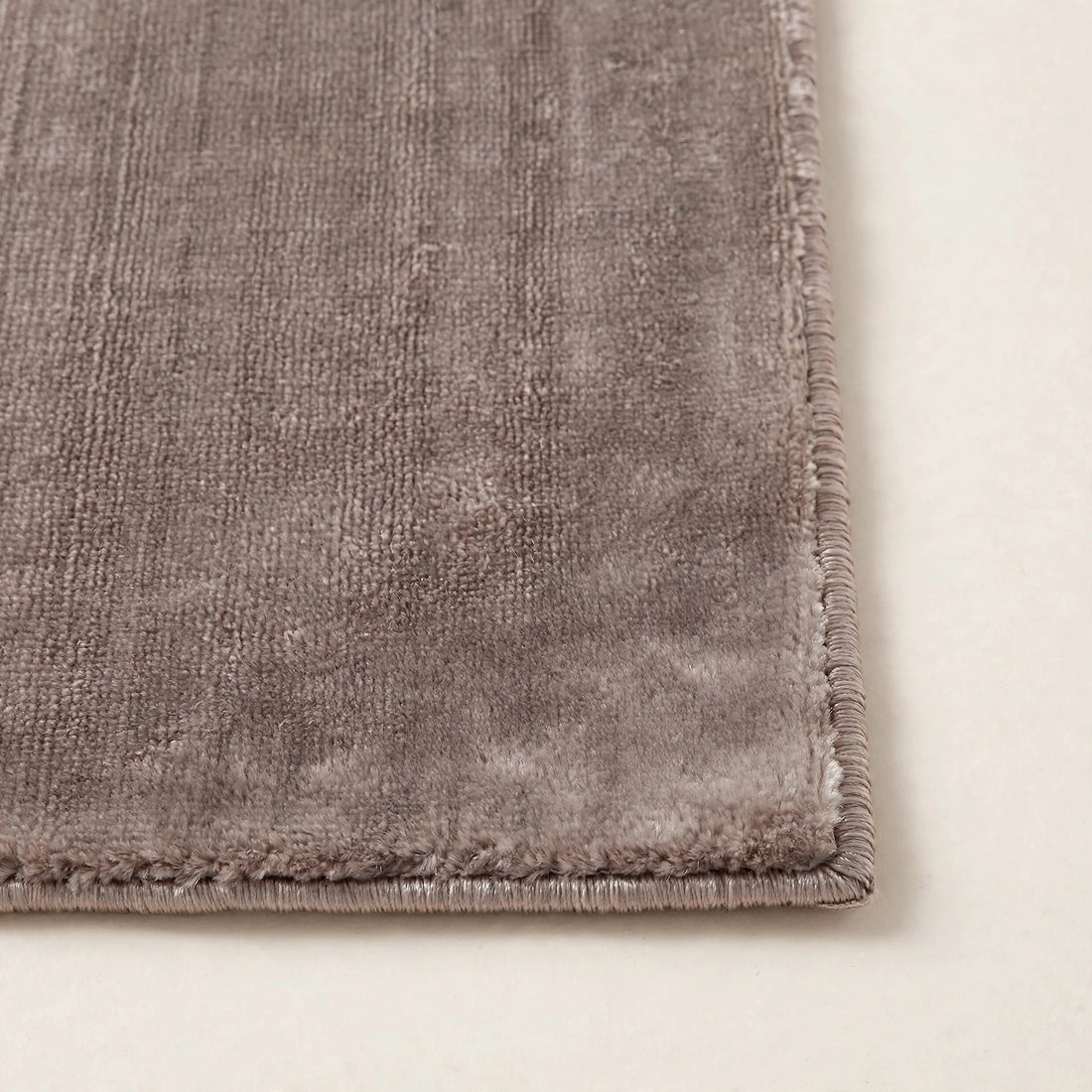 Mink Brown Silky Viscose Rug – Handmade Silk-Look Handloom Carpet, Bhadohi India