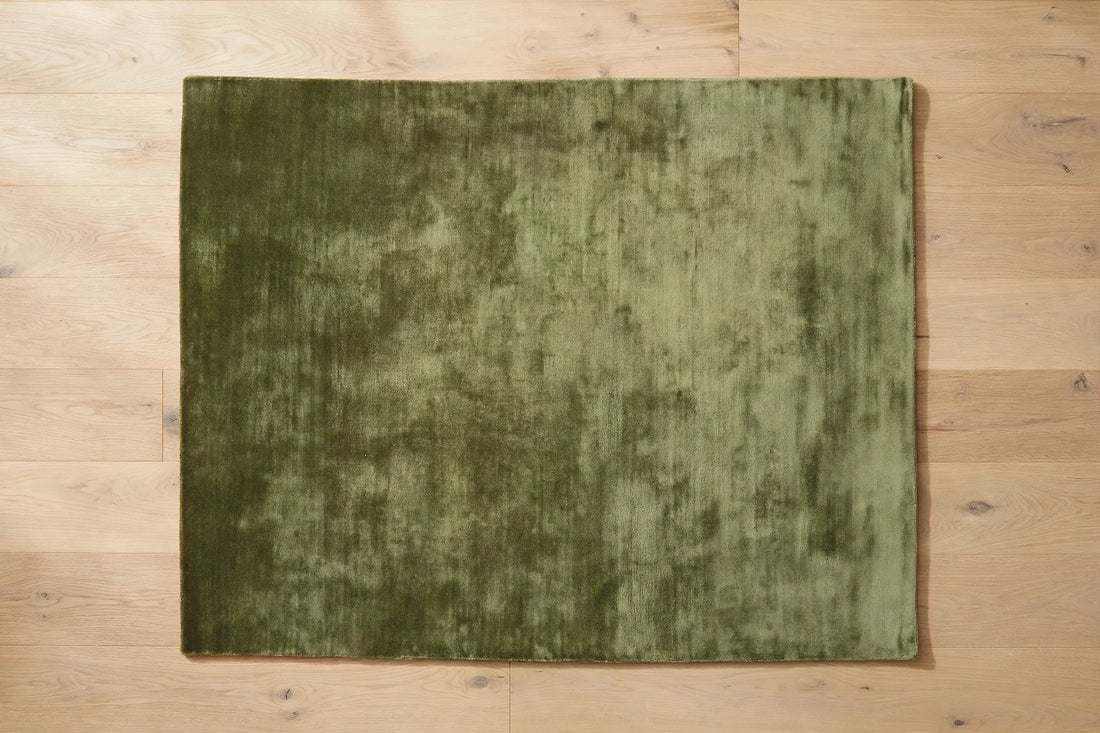 Olive Green Silky Viscose Rug – Handmade Silk-Look Handloom Carpet, Bhadohi India