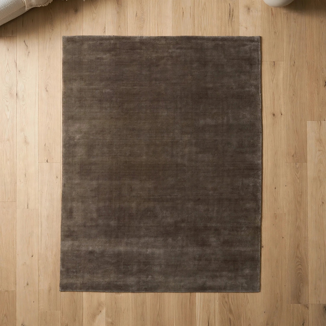 Deep Brown Silky Viscose Rug – Handmade Silk-Look Handloom Carpet, Bhadohi India