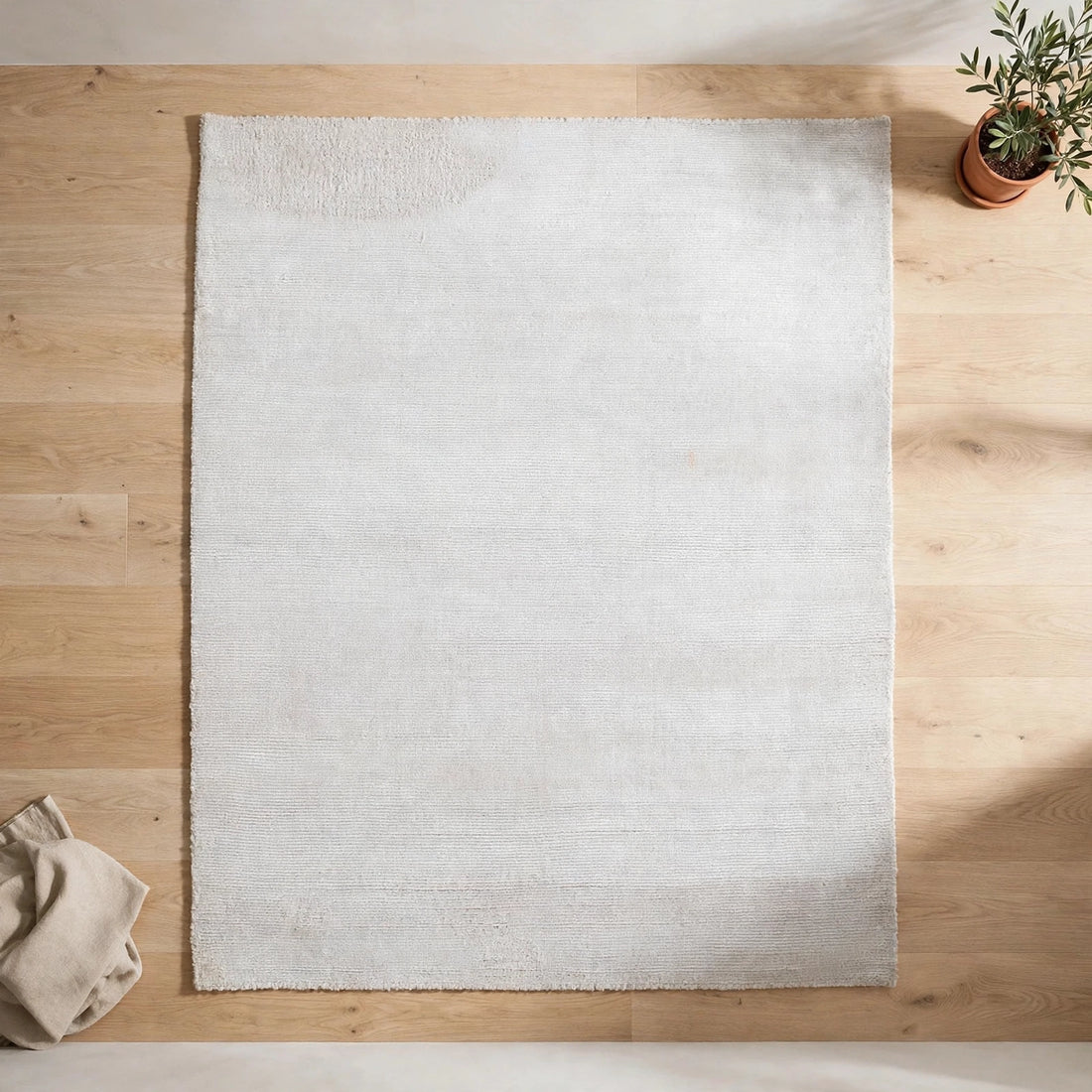 White Viscose Rug – Handmade Handloom Carpet, Bhadohi India