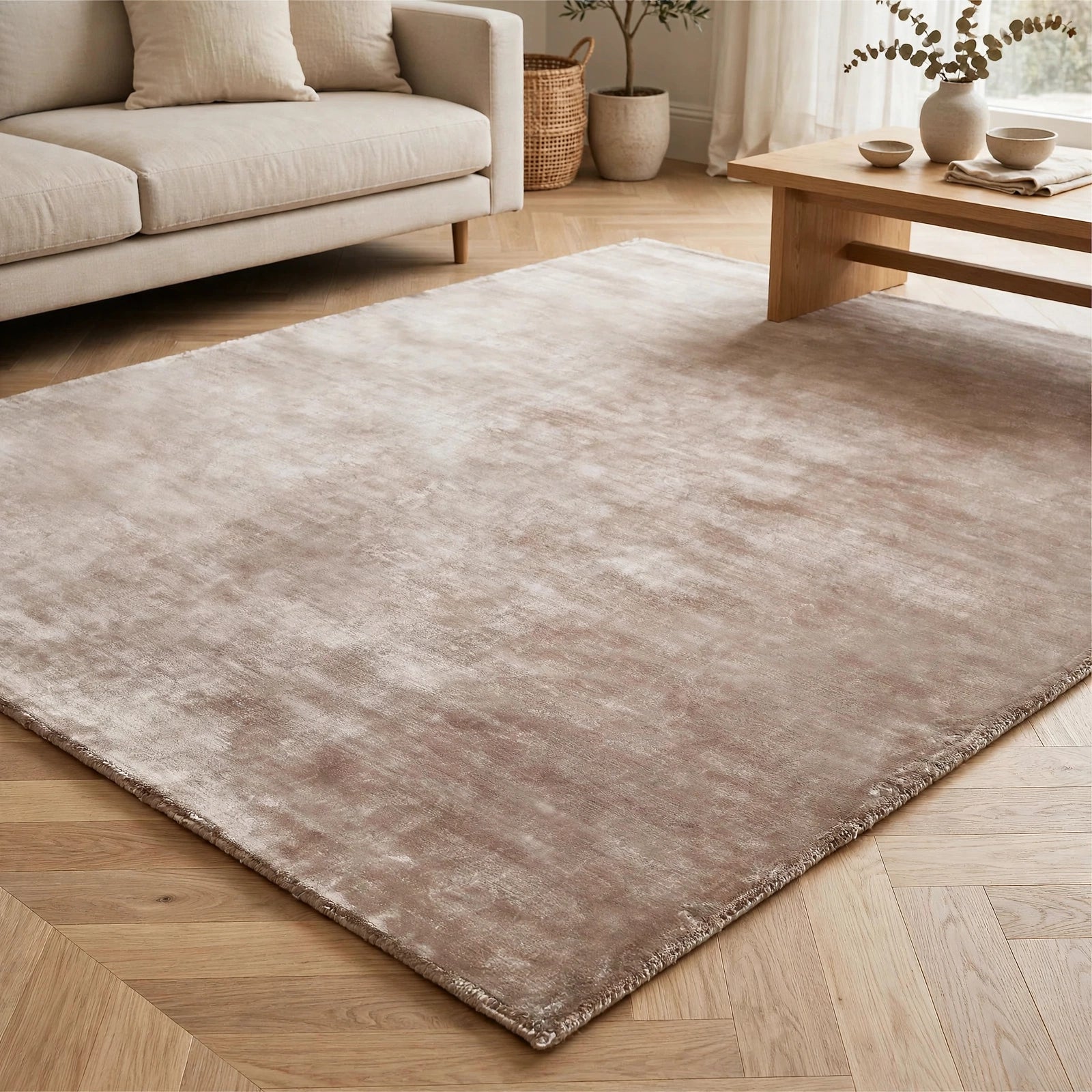 Dusty Rose Silky Viscose Rug – Handmade Silk-Look Handloom Carpet, Bhadohi India