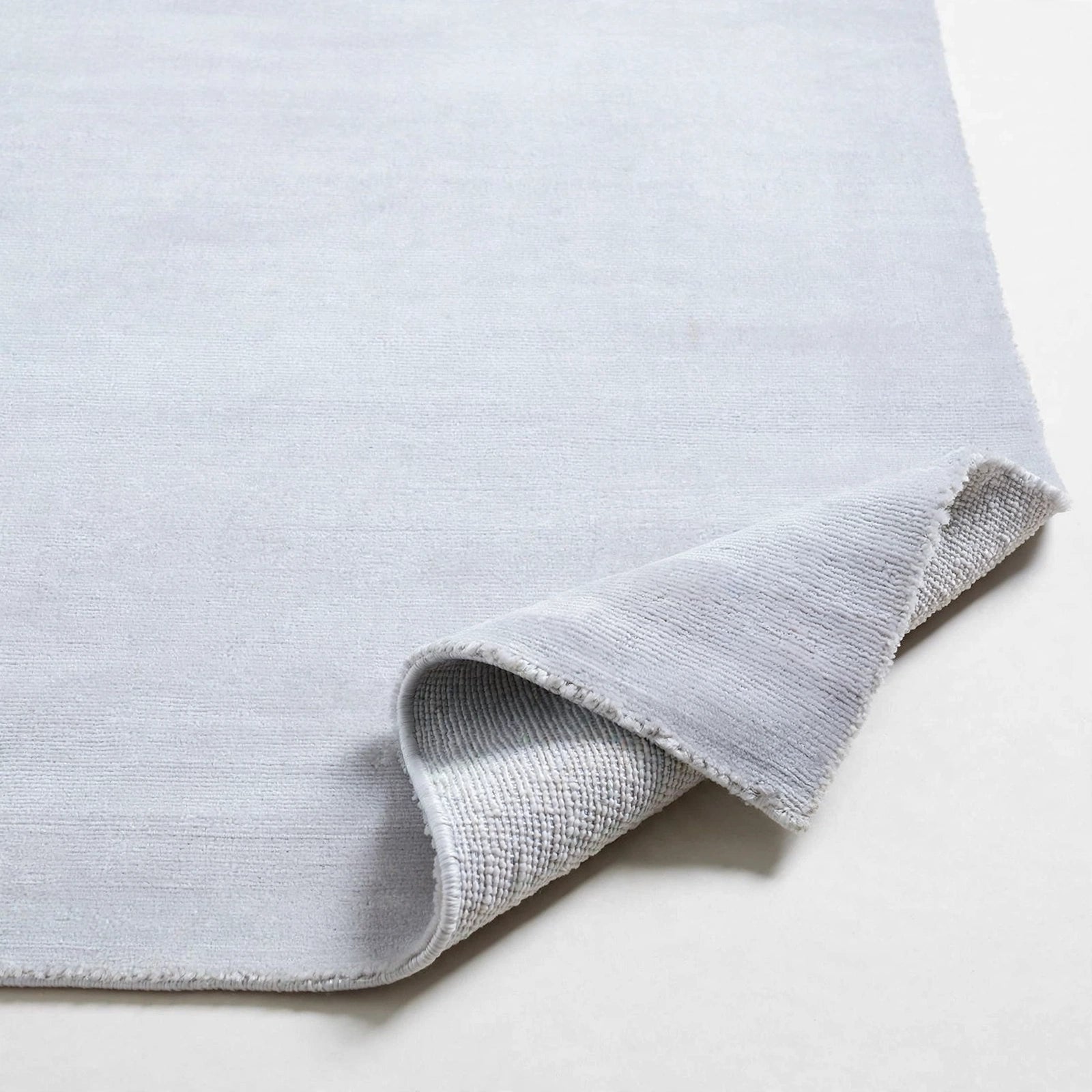 White Viscose Rug – Handmade Handloom Carpet, Bhadohi India