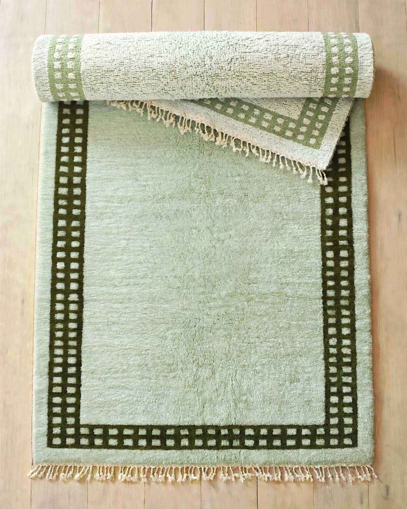 Mint Green Moroccan Berber Wool Rug with Dark Geometric Border, handmade in Bhadohi India – border detail
