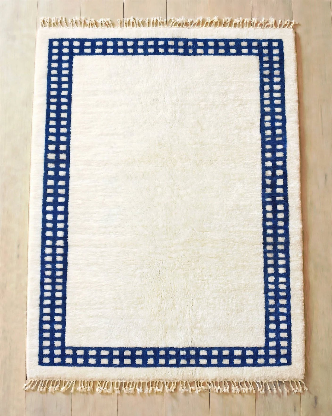 Cream Ivory Moroccan Berber Wool Rug with Navy Blue Border, handmade in Bhadohi India – photo 3