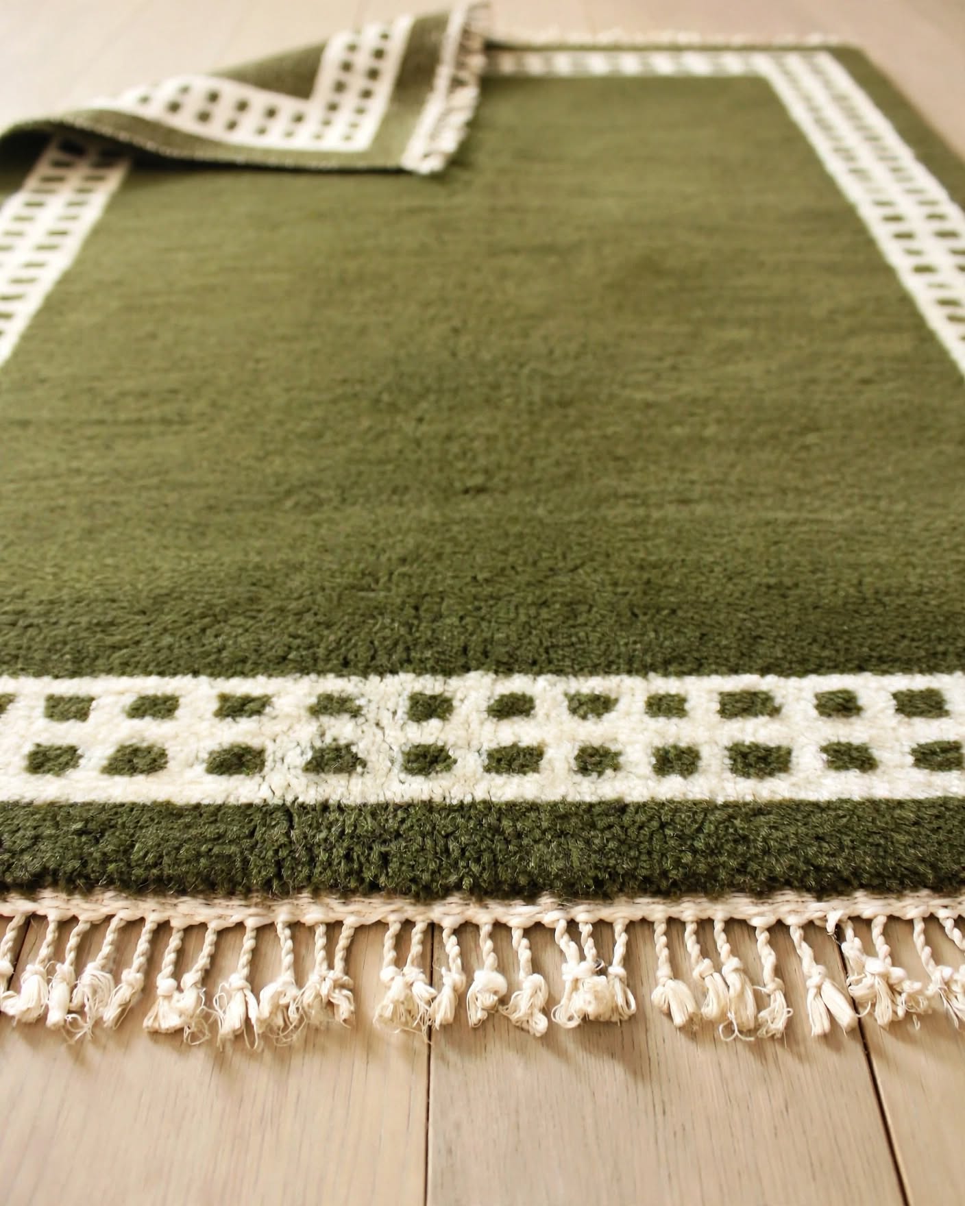 Earthy Sage Olive Green Moroccan Berber Wool Rug, handmade in Bhadohi India – photo 3