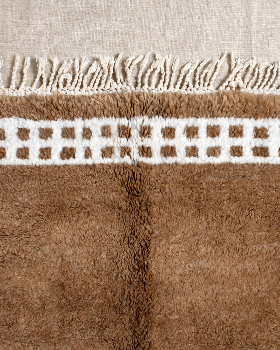 Oatmeal Camel Tan Moroccan Berber Wool Rug with Cream Border, handmade in Bhadohi India – photo 5