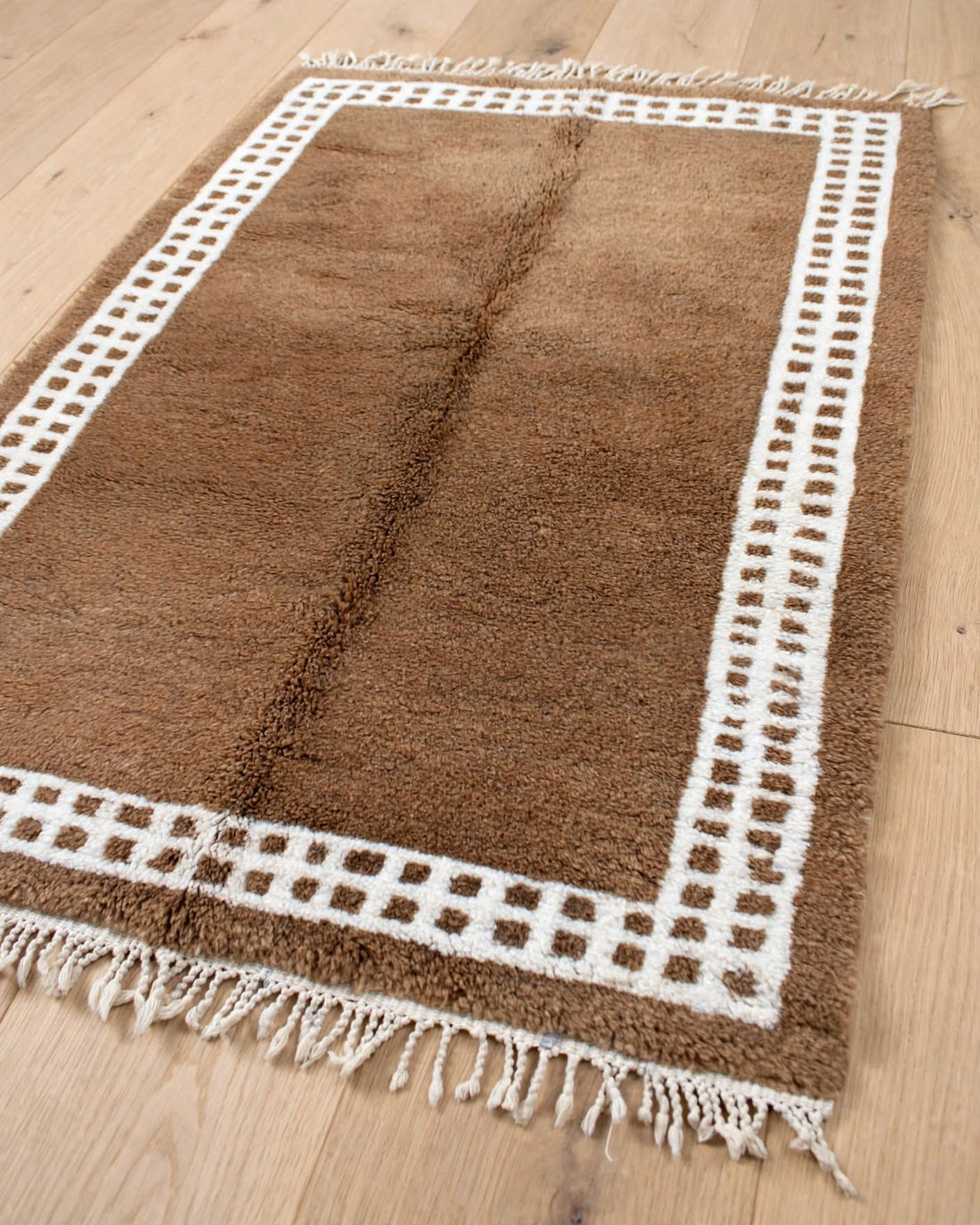 Oatmeal Camel Tan Moroccan Berber Wool Rug with Cream Border, handmade in Bhadohi India – photo 7