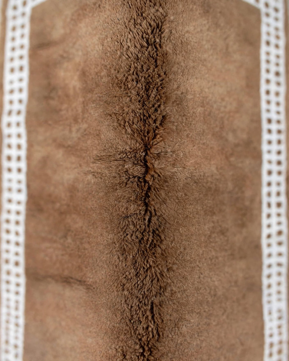 Oatmeal Camel Tan Moroccan Berber Wool Rug with Cream Border, handmade in Bhadohi India – photo 4
