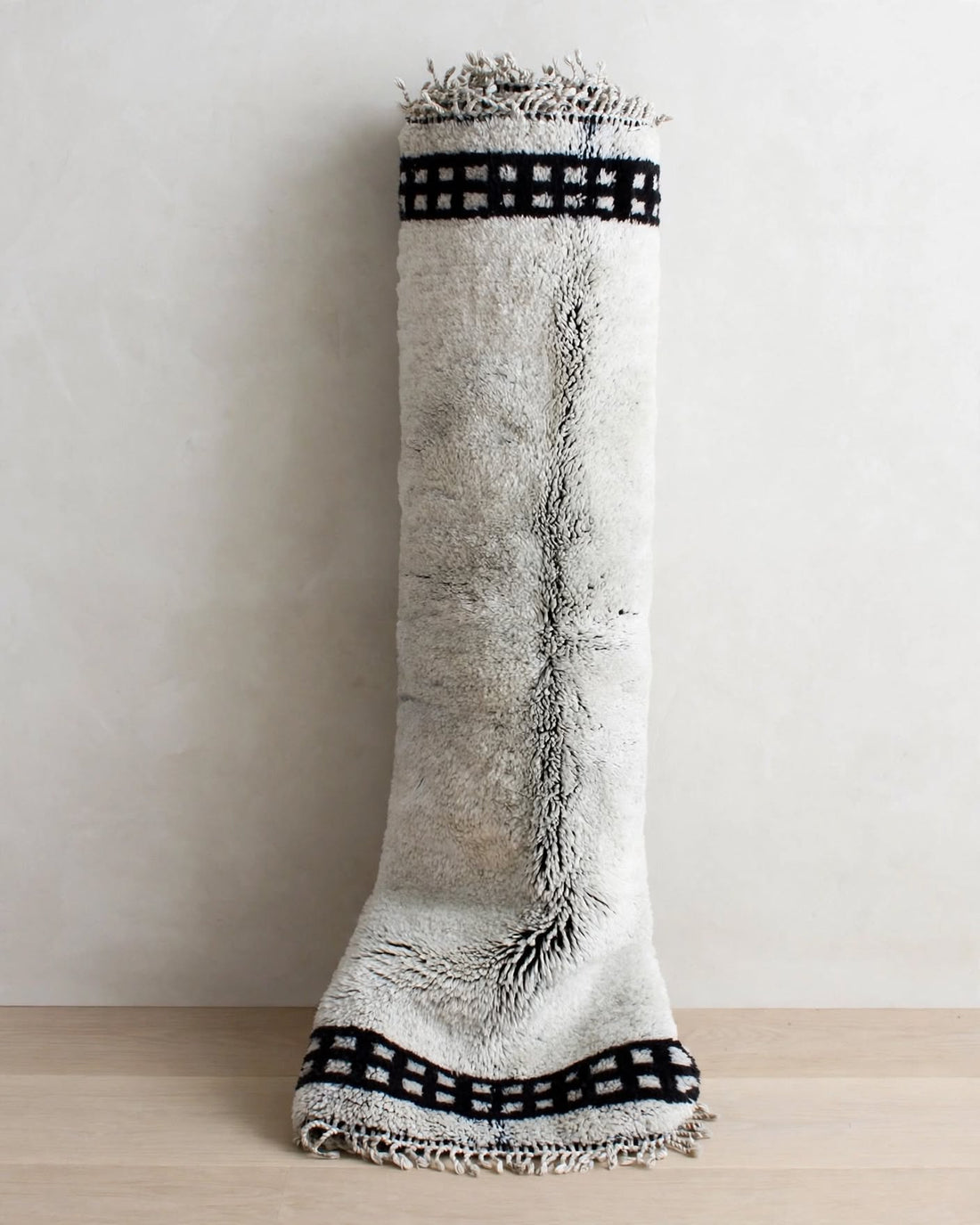 Cream Ivory Moroccan Berber Wool Rug with Black Geometric Border, handmade in Bhadohi India – photo 3