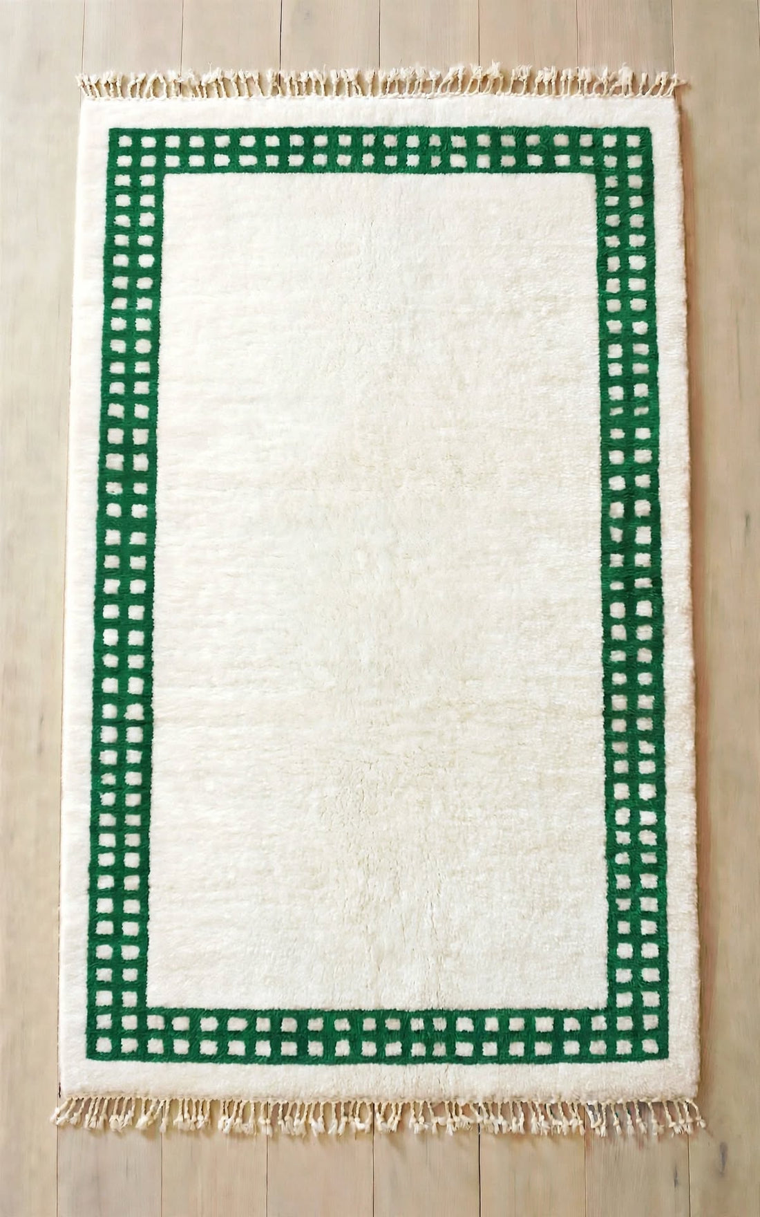 Cream Ivory Moroccan Berber Wool Rug with Emerald Green Border, handmade in Bhadohi India – photo 3