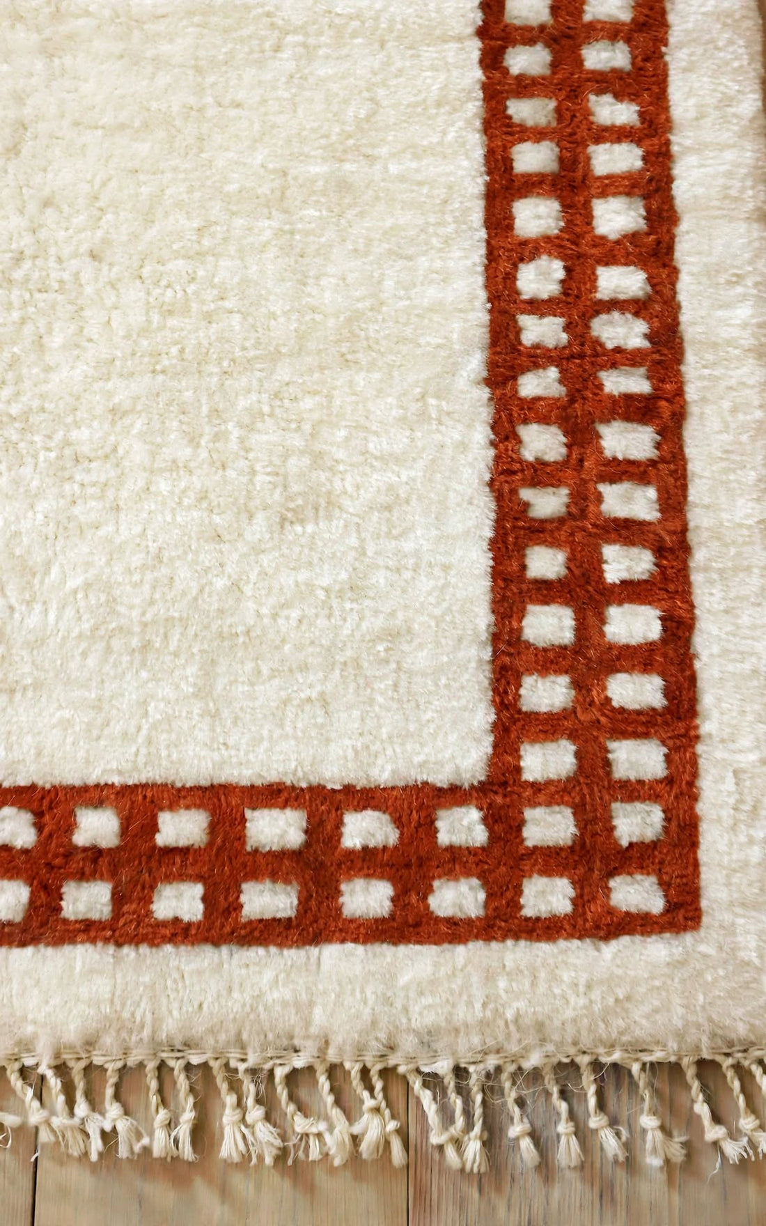 Cream Ivory Moroccan Berber Wool Rug with Terracotta Rust Border, handmade in Bhadohi India – photo 8