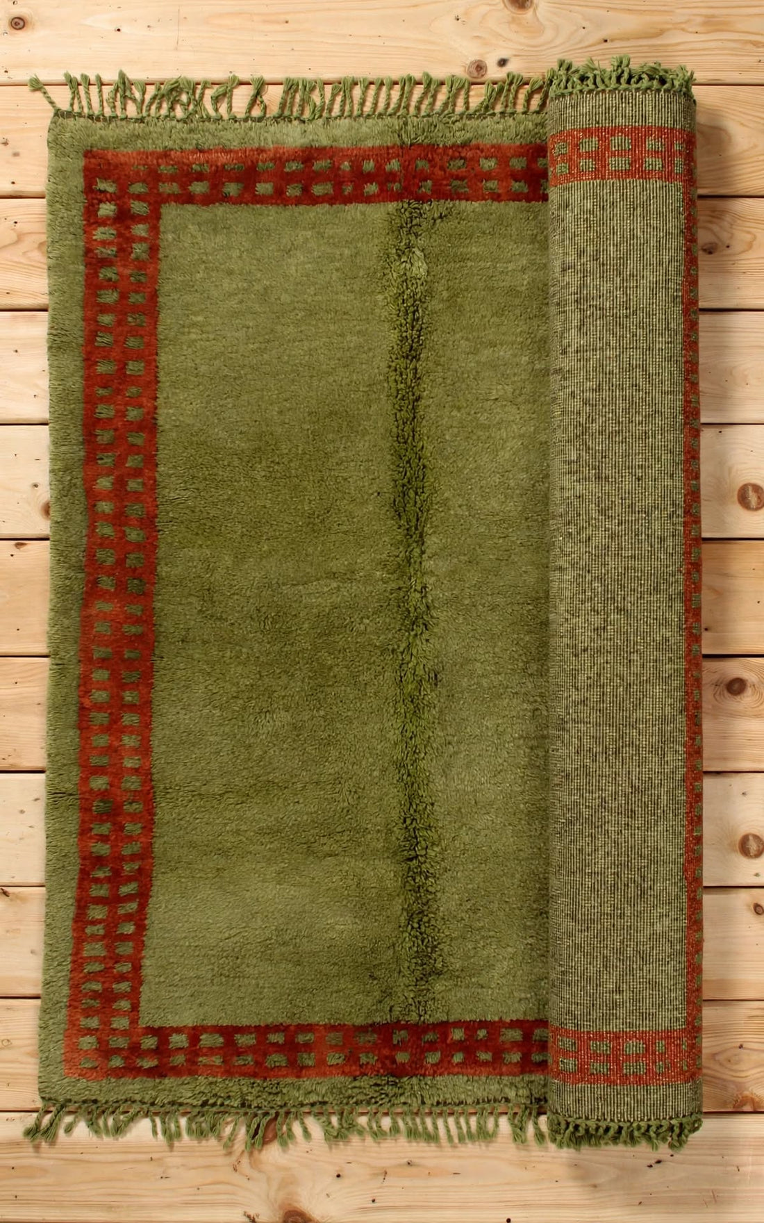 Earthy Olive Green Moroccan Berber Wool Rug with Rust Border, handmade in Bhadohi India – photo 7