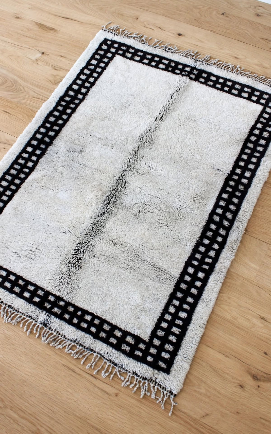 Cream Ivory Moroccan Berber Wool Rug with Black Geometric Border, handmade in Bhadohi India – photo 6