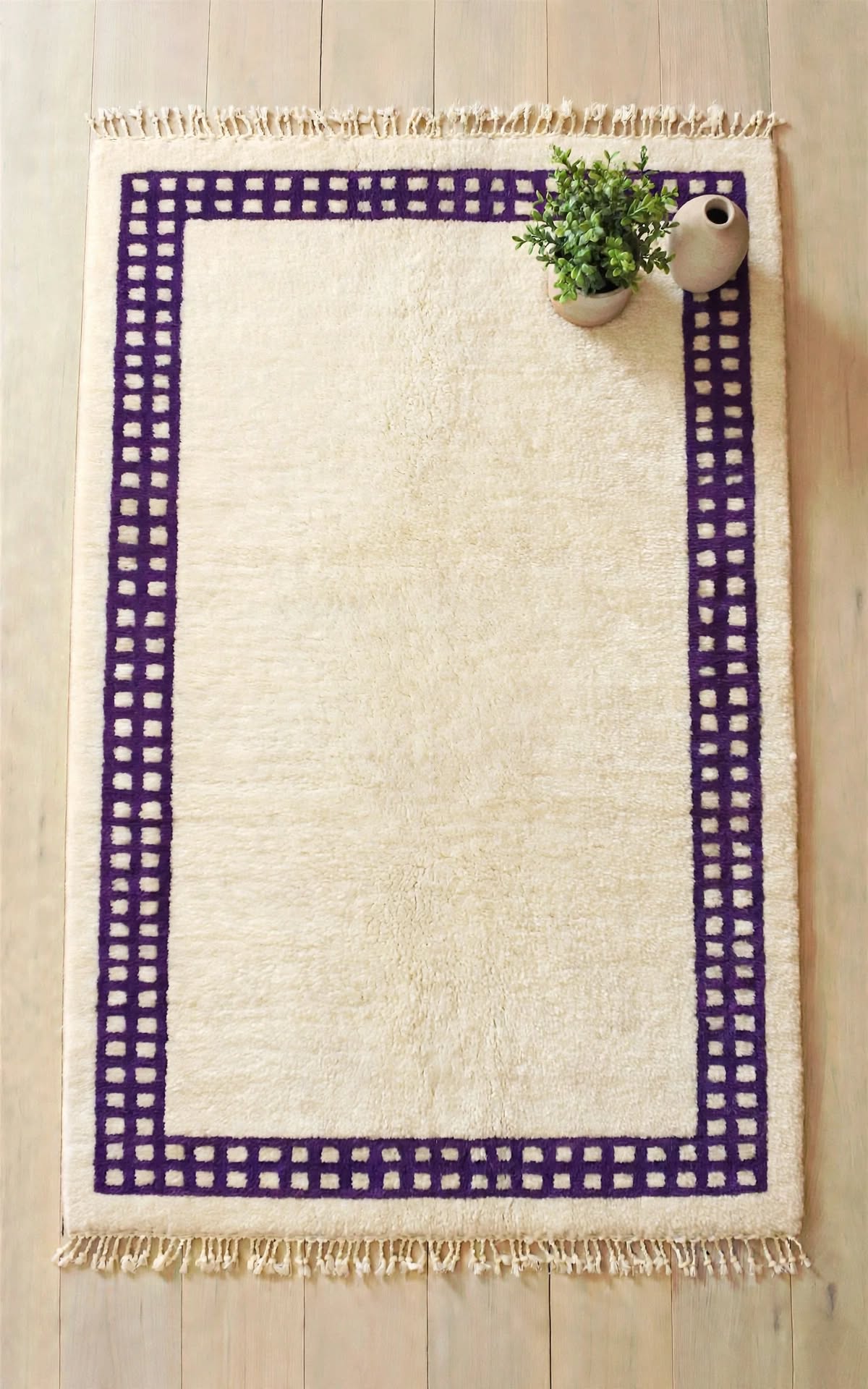 Cream Ivory Moroccan Berber Wool Rug with Lavender Purple Border, handmade in Bhadohi India – photo 5