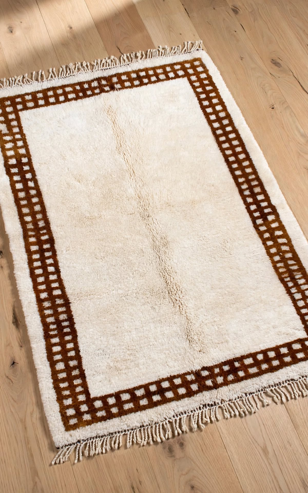 Cream Ivory Moroccan Berber Wool Rug with Terracotta Rust Border – Design 2, handmade in Bhadohi India – photo 8